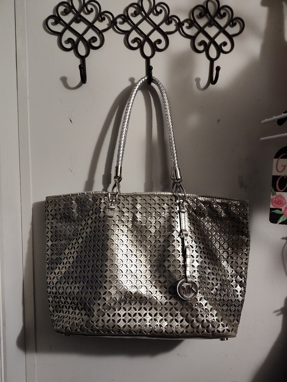 Silver - Picture 2 of 3
